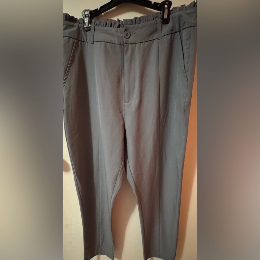 Women's Elegant Gray Cropped Pants